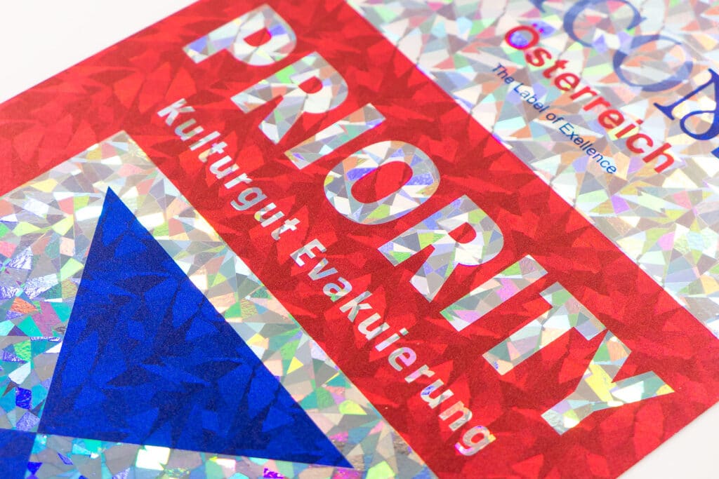 Bedruckter Anhänger aus Kunststoff mit Hologrammeffekt Silber Licht reflektierend